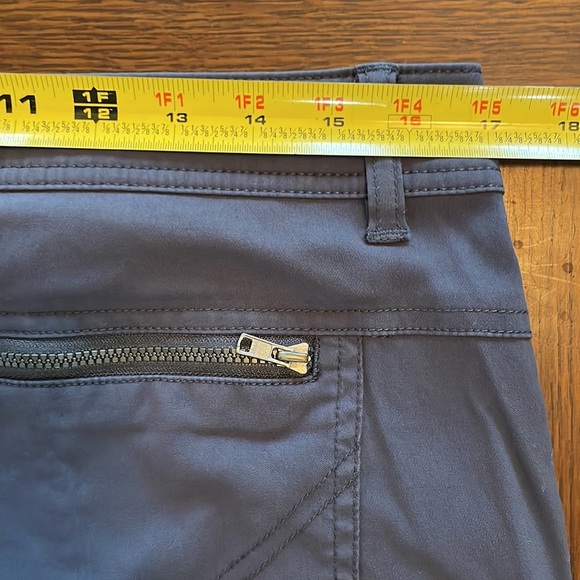 Prana Convertable Hiking Gray Pants 10. Excellent condition. Zip off pants. - Picture 7 of 11